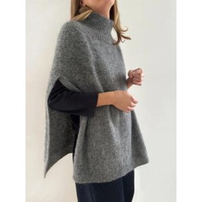 Darcy cape