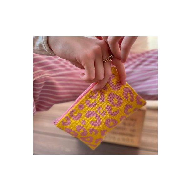 My little Leo pung, Gul-lyser�d