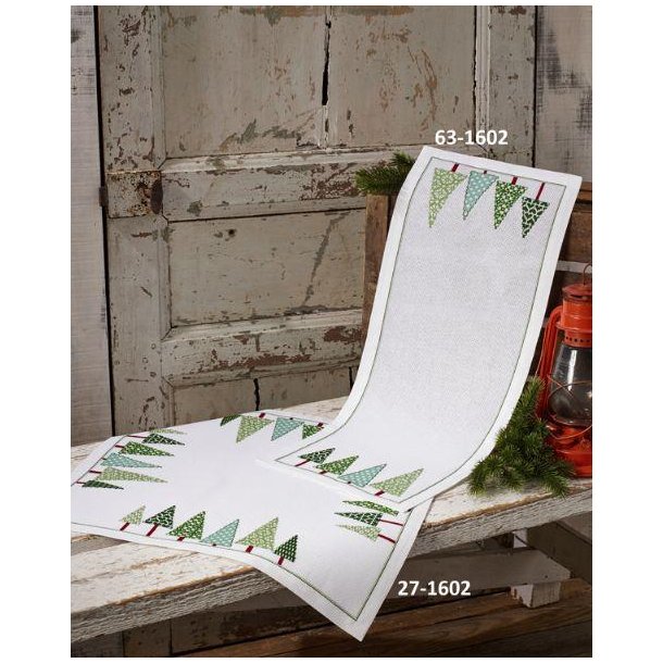 Juletr�er p� r�kke