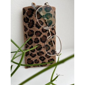 See the Leopard, brilleetui