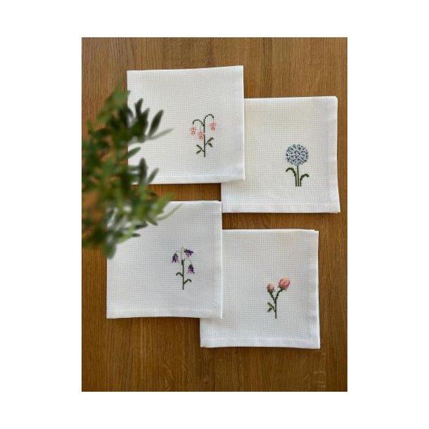 Spring time, Servietter