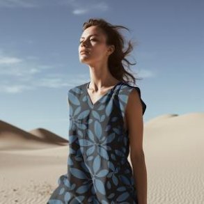 Light and Lush 25 Fall, Blue