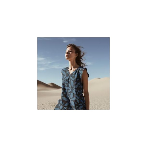 Light and Lush 25 Fall, Blue