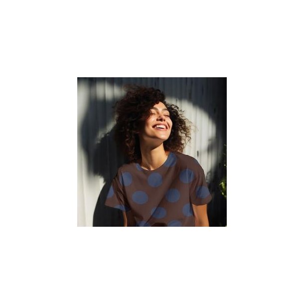 Light and Lush, Brown