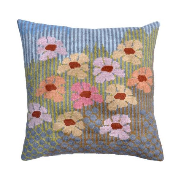 Yngste blomsterfamilie, Pude