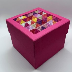 Baldyre boxen, Pink