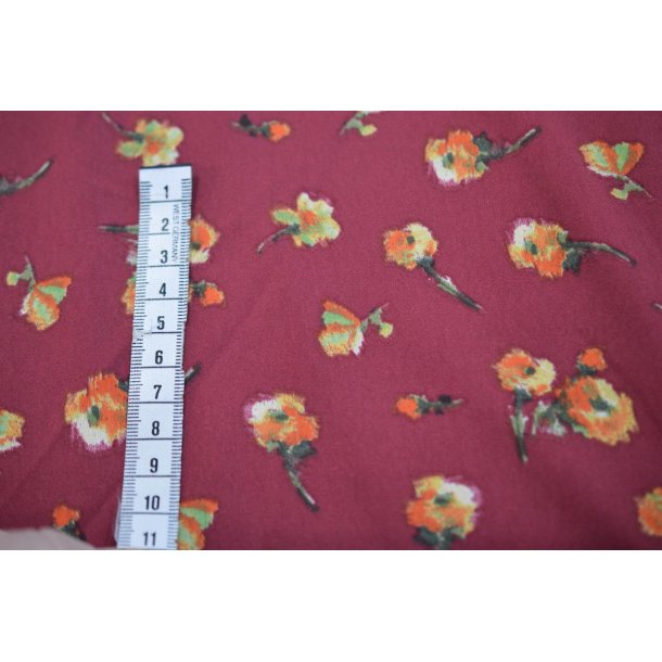 Micro satin Vinr�d m/blomster