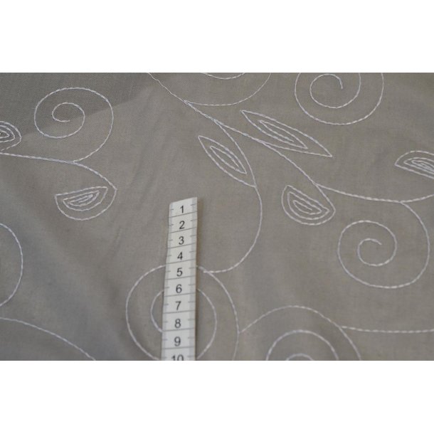 Let gardinstof m/broderi