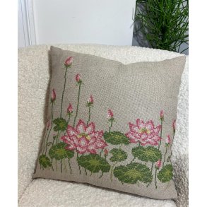 Pink Lotus Flowers, pude